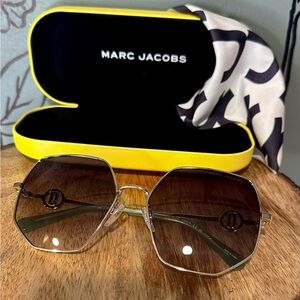 Marc Jacobs MARC730_S
Sunglasses Gold Green